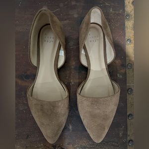 Women’s shoes size 8.5